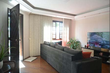 Casa à venda com 153m², 3 quartos e 3 vagasSala