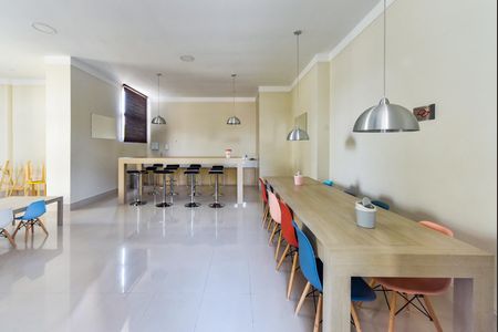Apartamento à venda com 240m², 4 quartos e 3 vagas Apartamento à venda com 240m², 4 quartos e 3 vagasÁrea comum - Salão de festas