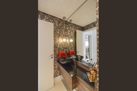 Apartamento à venda com 240m², 4 quartos e 3 vagas Apartamento à venda com 240m², 4 quartos e 3 vagasLavabo