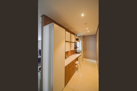 Apartamento à venda com 240m², 4 quartos e 3 vagas Apartamento à venda com 240m², 4 quartos e 3 vagasEscritório
