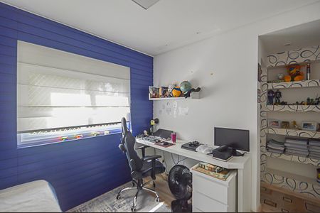 Apartamento à venda com 240m², 4 quartos e 3 vagas Apartamento à venda com 240m², 4 quartos e 3 vagasQuarto 2 - Suíte