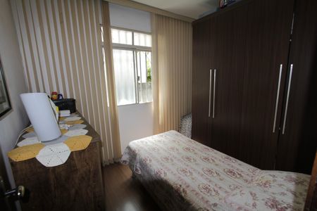 Apartamento à venda com 58m², 3 quartos e 1 vagaQuarto 2