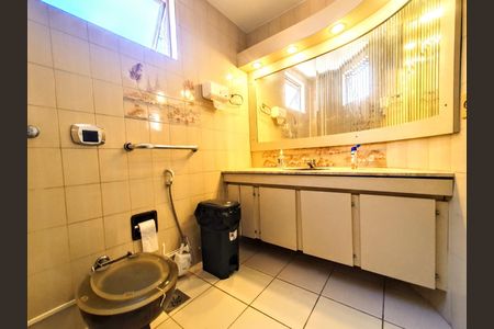 Apartamento à venda com 142m², 4 quartos e 2 vagas Apartamento à venda com 142m², 4 quartos e 2 vagasBanheiro