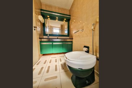 Apartamento à venda com 142m², 4 quartos e 2 vagas Apartamento à venda com 142m², 4 quartos e 2 vagasBanheiro do Quarto 1