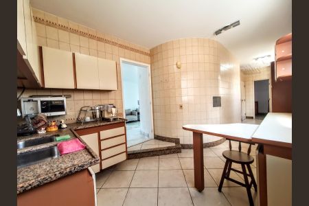 Apartamento à venda com 142m², 4 quartos e 2 vagas Apartamento à venda com 142m², 4 quartos e 2 vagasCozinha