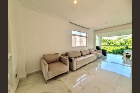 Apartamento à venda com 142m², 4 quartos e 2 vagas Apartamento à venda com 142m², 4 quartos e 2 vagasSala