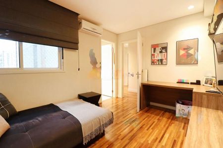 Apartamento à venda com 238m², 4 quartos e 4 vagas