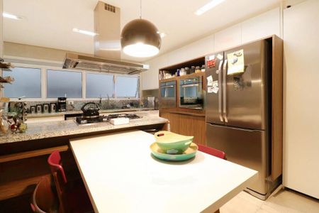 Apartamento à venda com 238m², 4 quartos e 4 vagas