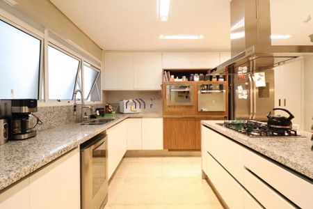 Apartamento à venda com 238m², 4 quartos e 4 vagas