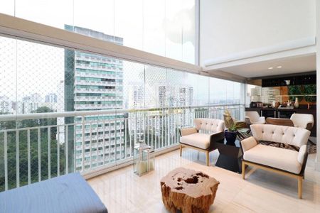 Apartamento à venda com 238m², 4 quartos e 4 vagas