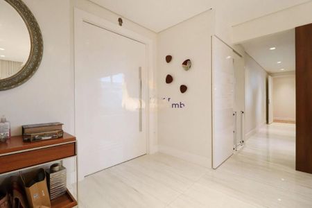 Apartamento à venda com 238m², 4 quartos e 4 vagas