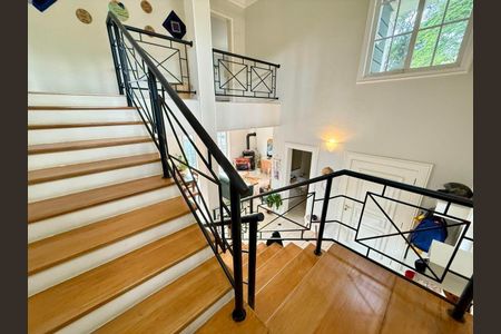 Casa de condomínio à venda com 350m², 3 quartos e 3 vagas