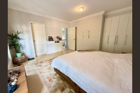 Casa de condomínio à venda com 350m², 3 quartos e 3 vagas