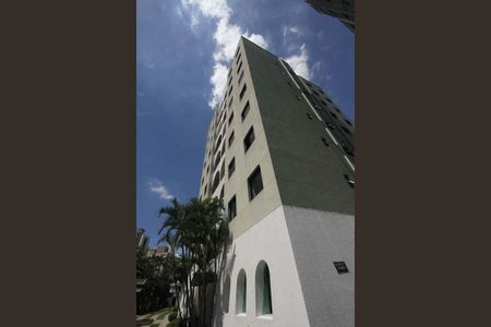 Apartamento à venda com 60m², 2 quartos e 1 vaga Apartamento à venda com 60m², 2 quartos e 1 vagaFachada