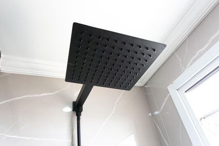 Apartamento à venda com 84m², 3 quartos e 2 vagas Apartamento à venda com 84m², 3 quartos e 2 vagasBanheiro da Suíte