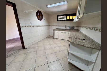 Casa para alugar com 322m², 3 quartos e 1 vaga Casa para alugar com 322m², 3 quartos e 1 vagaCozinha