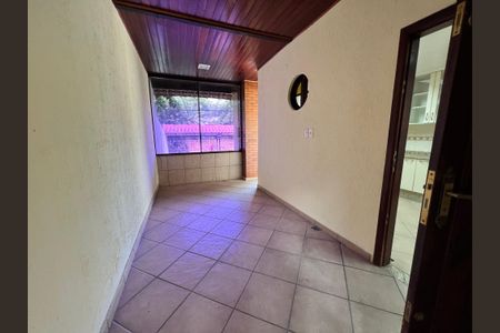 Casa para alugar com 322m², 3 quartos e 1 vaga Casa para alugar com 322m², 3 quartos e 1 vagaCorredor