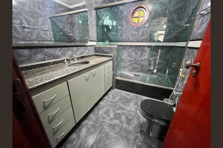 Casa para alugar com 322m², 3 quartos e 1 vaga Casa para alugar com 322m², 3 quartos e 1 vagaBanheiro 3
