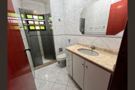 Casa para alugar com 322m², 3 quartos e 1 vaga Casa para alugar com 322m², 3 quartos e 1 vagaBanheiro