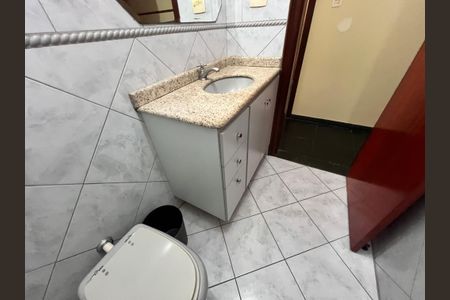 Casa para alugar com 322m², 3 quartos e 1 vaga Casa para alugar com 322m², 3 quartos e 1 vagaBanheiro 2