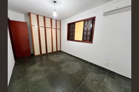 Casa para alugar com 322m², 3 quartos e 1 vaga Casa para alugar com 322m², 3 quartos e 1 vagaQuarto