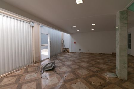 Casa à venda com 140m², 4 quartos e 3 vagasGaragem