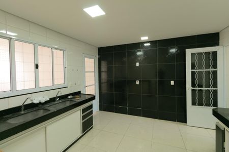 Casa à venda com 140m², 4 quartos e 3 vagasCozinha