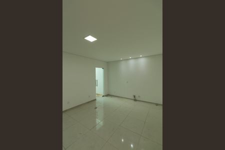 Casa à venda com 140m², 4 quartos e 3 vagasSala