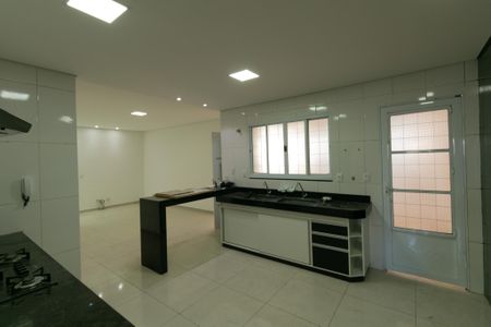 Casa à venda com 140m², 4 quartos e 3 vagasCozinha