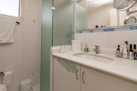 Apartamento à venda com 115m², 3 quartos e 2 vagas Apartamento à venda com 115m², 3 quartos e 2 vagasBanheiro da Suíte