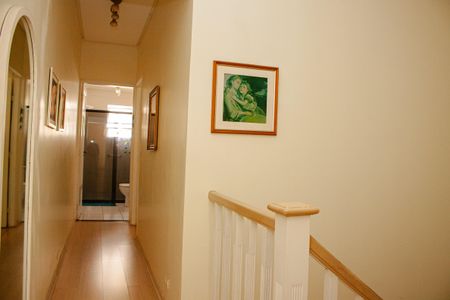 Casa à venda com 106m², 2 quartos e sem vaga Casa à venda com 106m², 2 quartos e sem vagaCorredor
