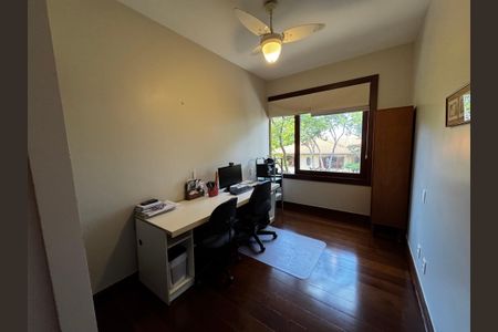 Casa à venda com 400m², 8 quartos e 5 vagas Casa à venda com 400m², 8 quartos e 5 vagasQuarto 3