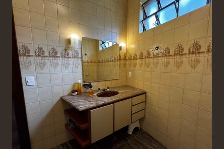 Casa à venda com 400m², 8 quartos e 5 vagas Casa à venda com 400m², 8 quartos e 5 vagasBanheiro da Suíte 2