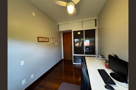 Casa à venda com 400m², 8 quartos e 5 vagas Casa à venda com 400m², 8 quartos e 5 vagasQuarto 3