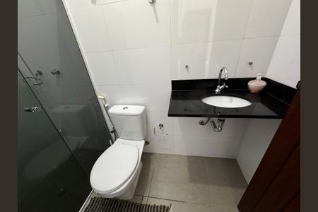 Casa à venda com 400m², 8 quartos e 5 vagas Casa à venda com 400m², 8 quartos e 5 vagasBanheiro 3