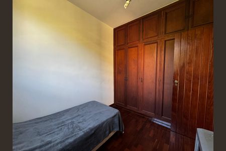 Casa à venda com 400m², 8 quartos e 5 vagas Casa à venda com 400m², 8 quartos e 5 vagasQuarto 4