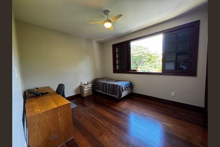 Casa à venda com 400m², 8 quartos e 5 vagas Casa à venda com 400m², 8 quartos e 5 vagasQuarto 2