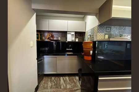 Casa à venda com 400m², 8 quartos e 5 vagas Casa à venda com 400m², 8 quartos e 5 vagasCozinha