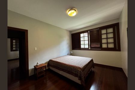 Casa à venda com 400m², 8 quartos e 5 vagas Casa à venda com 400m², 8 quartos e 5 vagasSuíte 1