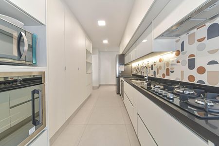 Apartamento à venda com 130m², 3 quartos e 2 vagasCozinha