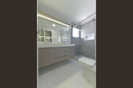 Apartamento à venda com 130m², 3 quartos e 2 vagasBanheiro da Suíte 3