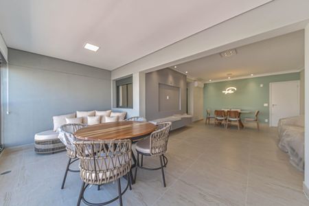 Apartamento à venda com 130m², 3 quartos e 2 vagasVaranda