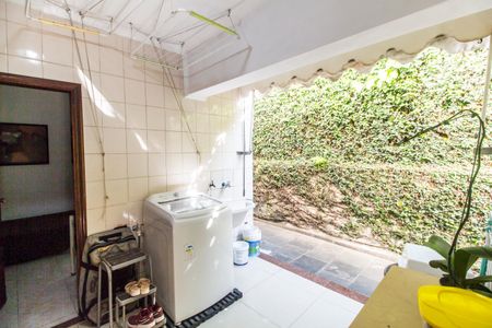 Casa de condomínio para alugar com 480m², 4 quartos e 6 vagas Casa de condomínio para alugar com 480m², 4 quartos e 6 vagasÁrea de Serviço