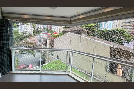 Apartamento à venda com 165m², 3 quartos e 4 vagas Apartamento à venda com 165m², 3 quartos e 4 vagasVaranda