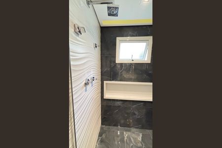 Apartamento à venda com 165m², 3 quartos e 4 vagas Apartamento à venda com 165m², 3 quartos e 4 vagasBanheiro da Suíte 1