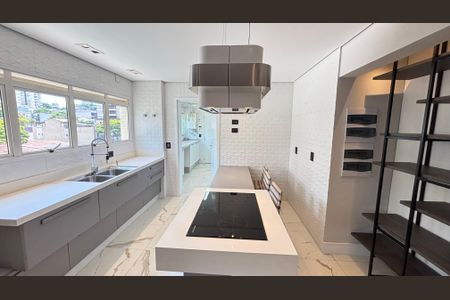 Apartamento à venda com 165m², 3 quartos e 4 vagas Apartamento à venda com 165m², 3 quartos e 4 vagasCozinha