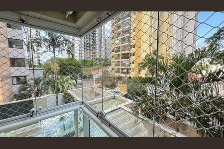 Apartamento à venda com 165m², 3 quartos e 4 vagas Apartamento à venda com 165m², 3 quartos e 4 vagasSala - Lareira Varanda