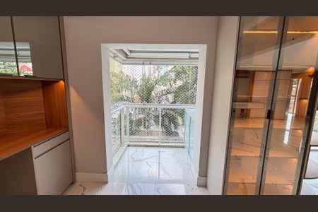 Apartamento à venda com 165m², 3 quartos e 4 vagas Apartamento à venda com 165m², 3 quartos e 4 vagasSala - Lareira