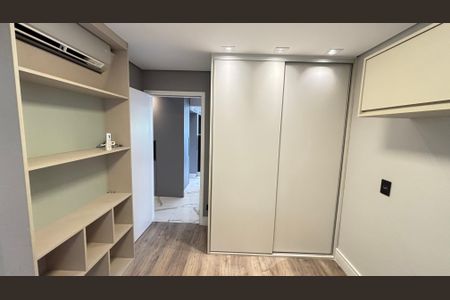 Apartamento à venda com 165m², 3 quartos e 4 vagas Apartamento à venda com 165m², 3 quartos e 4 vagasSuíte 2