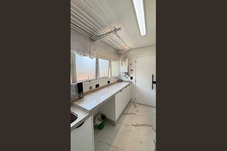 Apartamento à venda com 165m², 3 quartos e 4 vagas Apartamento à venda com 165m², 3 quartos e 4 vagasÁrea de Serviço